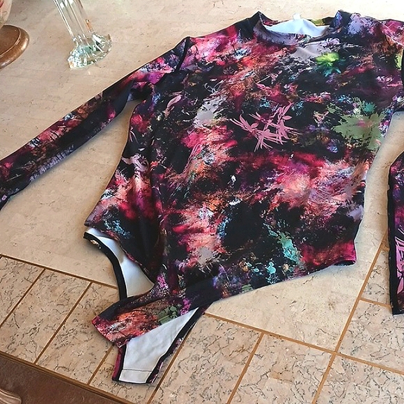 Womens Body Suit, Size Large Multi color,,lined,2 button snap close, New(unworn) - Picture 6 of 9